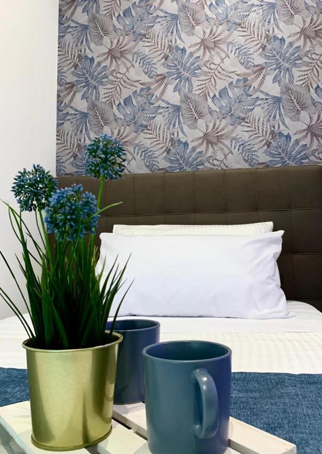 Double Room with French Bed and Balcony
