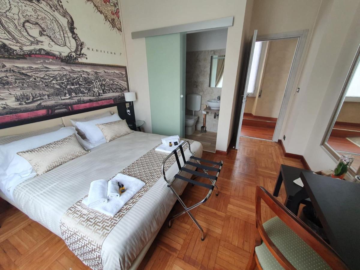 Double Room Private Bathroom