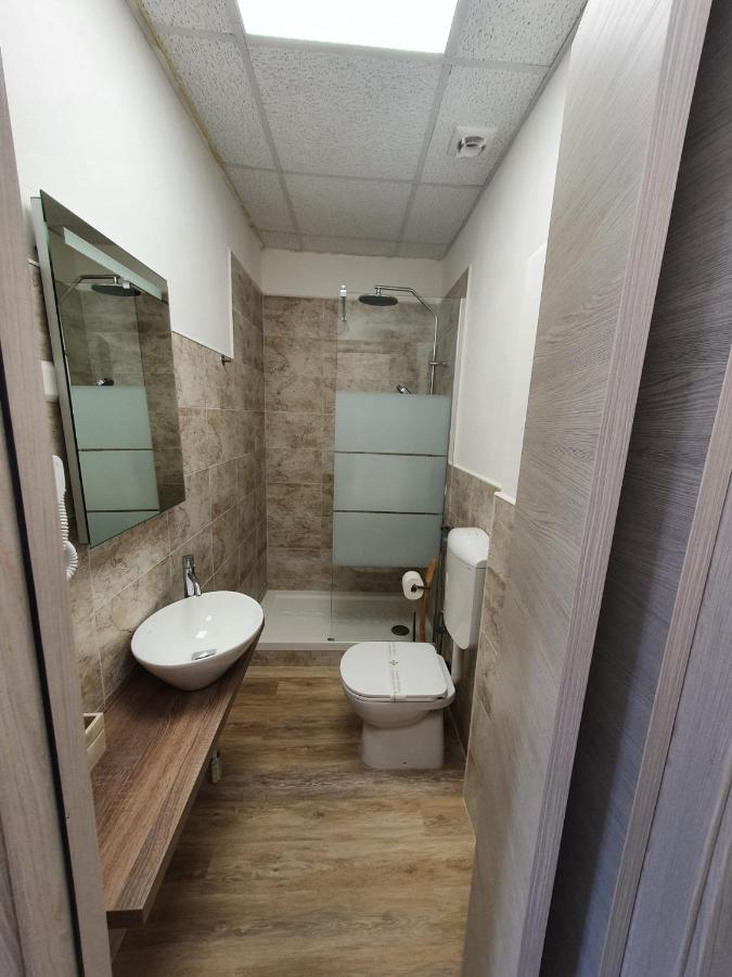 Quadruple Room Private Bathroom