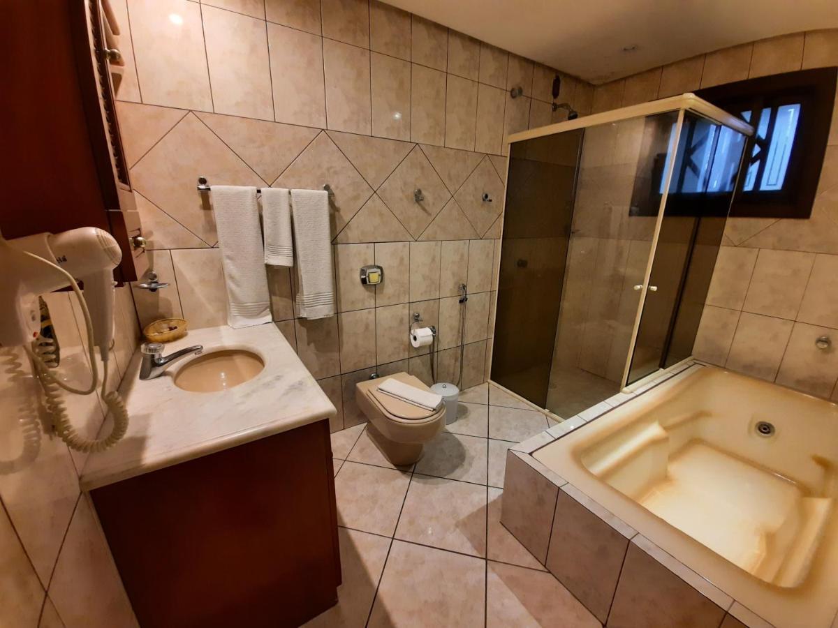 Deluxe Double or Twin Room Spa Bath