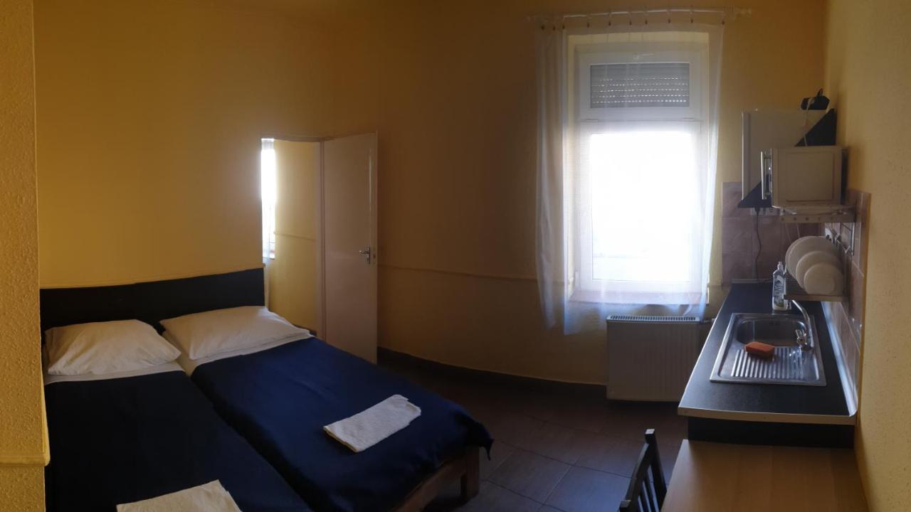 Estudio (4 adultos)