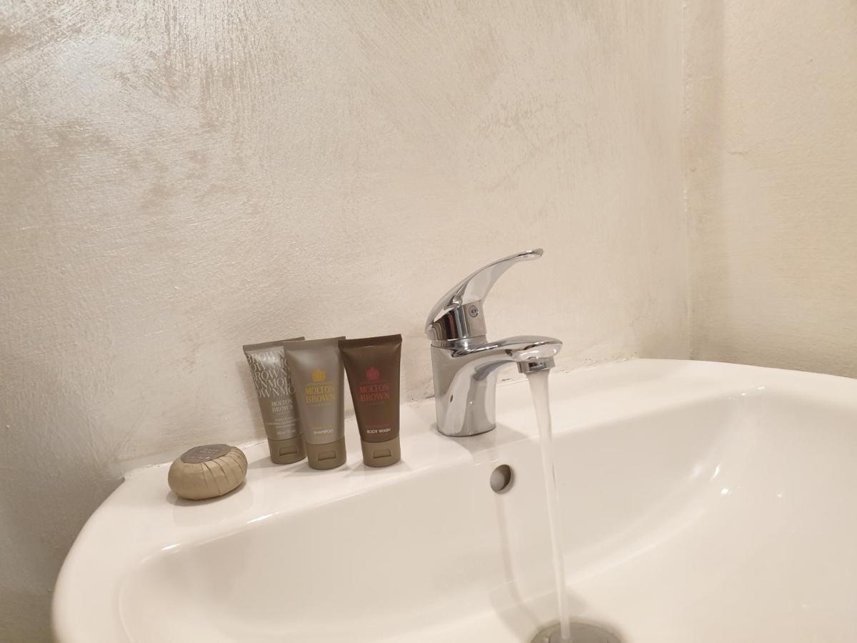 Tweepersoonskamer met Gedeelde Badkamer
