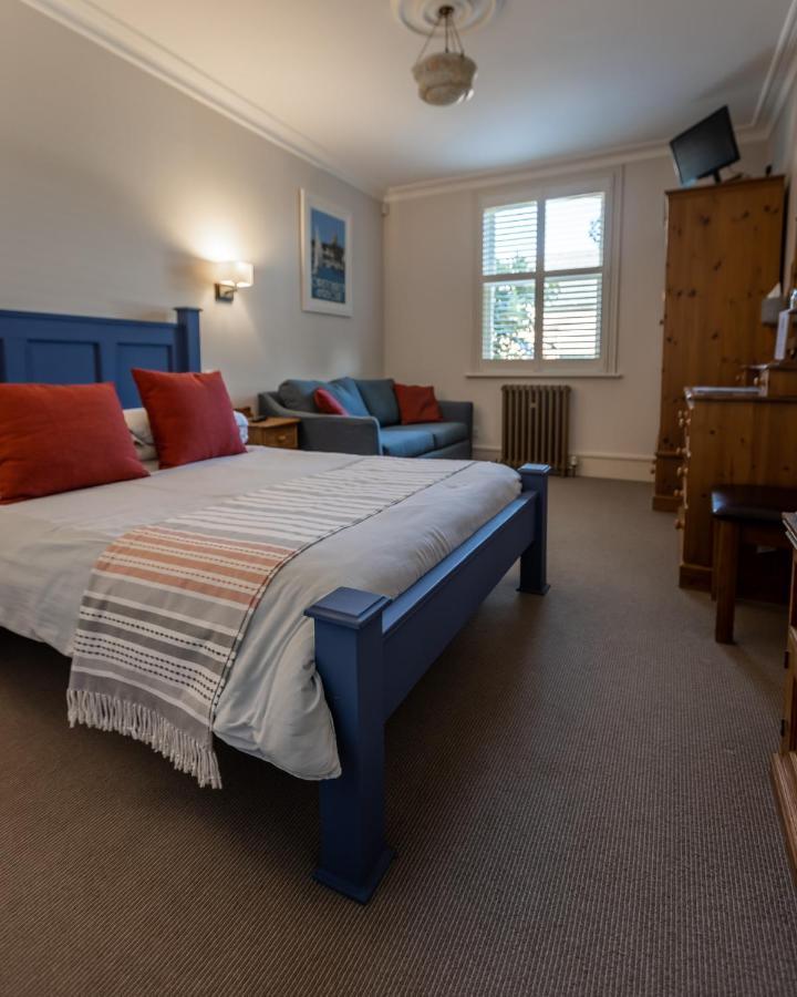 Family Room with Private Bathroom,1053482593:JPEG