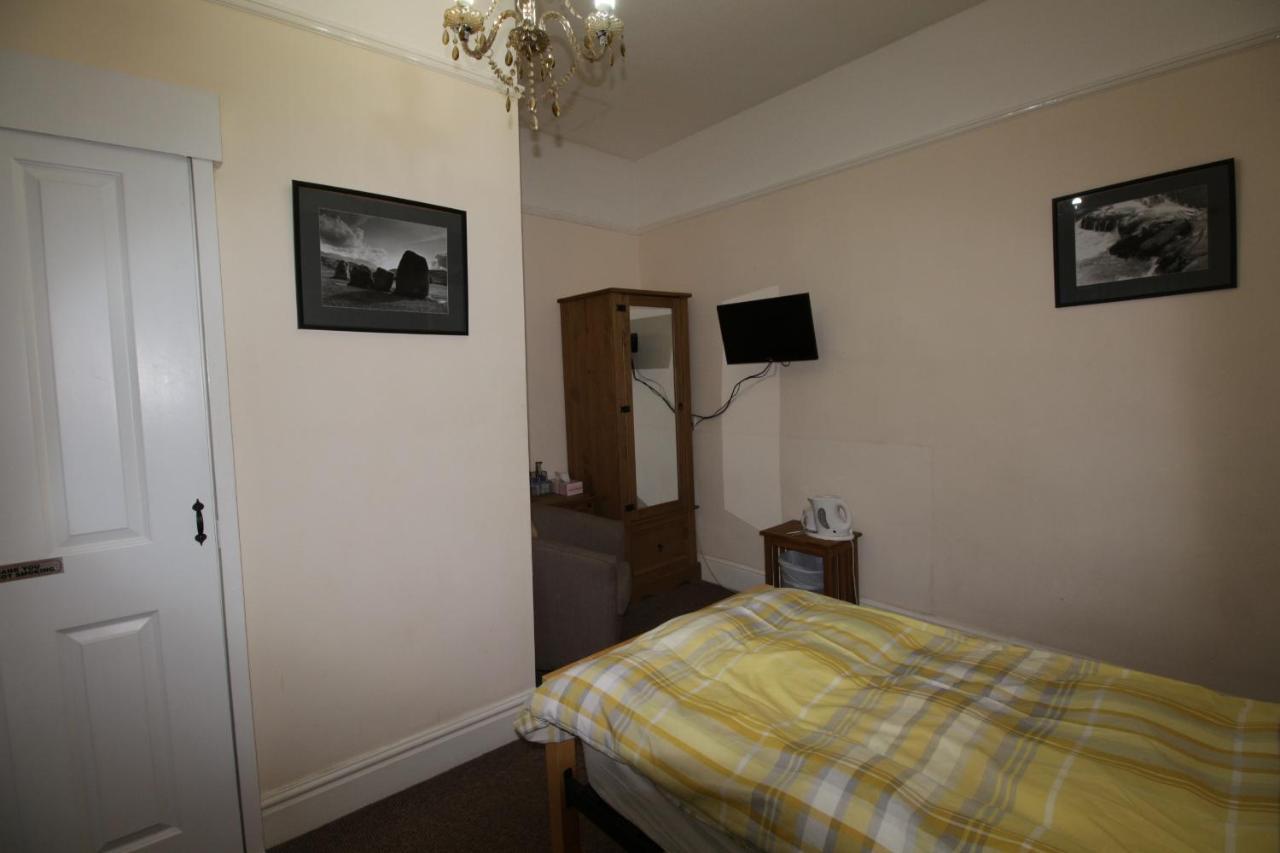 Twin Room Bathroom