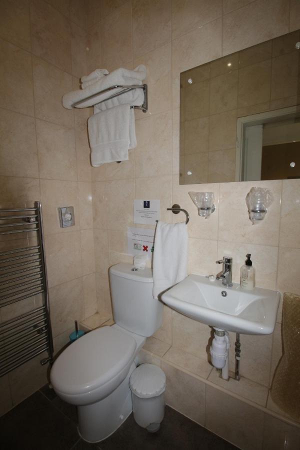 Twin Room Bathroom