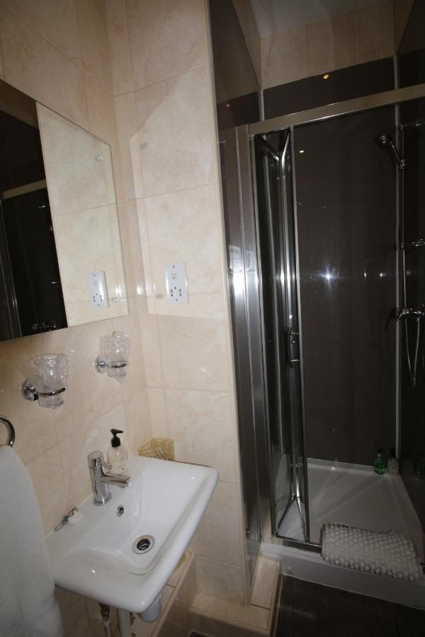 Twin Room Bathroom