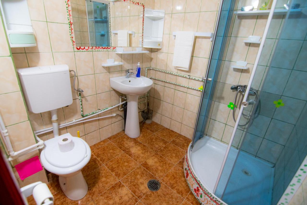 Comfort Triple Room Shower,1360441715:JPEG