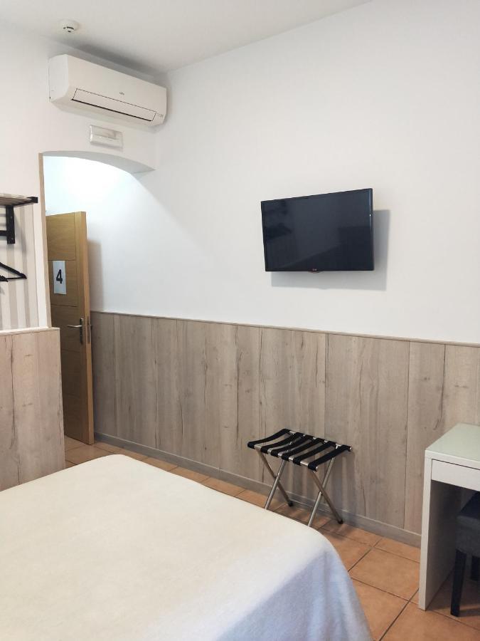 Budget Single Room,1089000196:JPEG