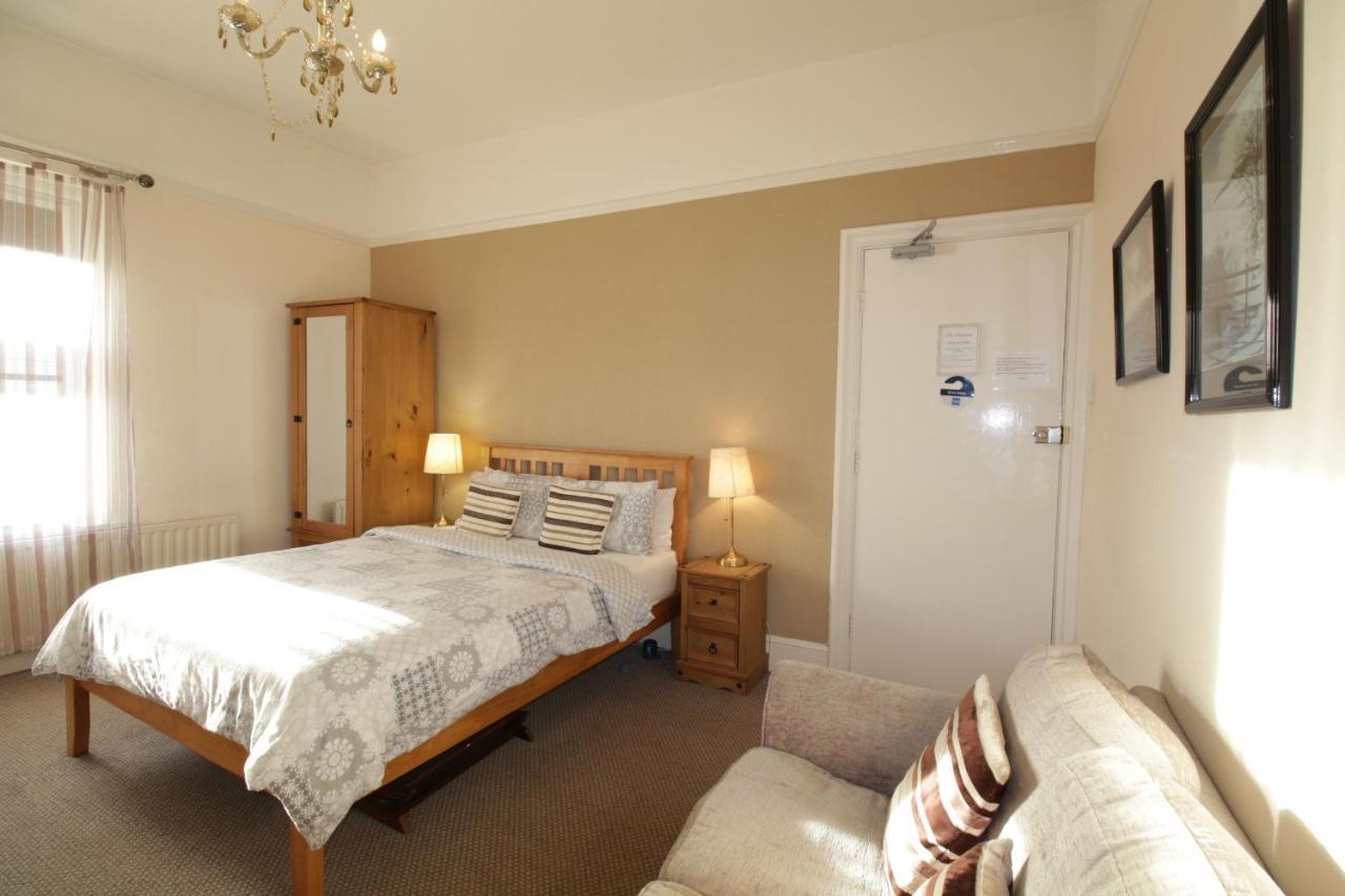Double Room Private Bathroom