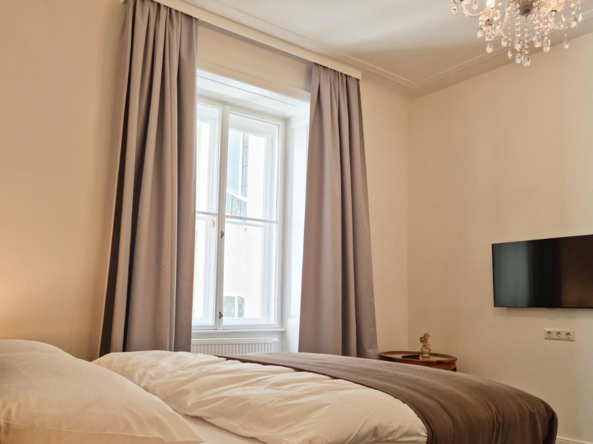 Deluxe Appartement with Kitchen and Various Views,1118885742:JPEG