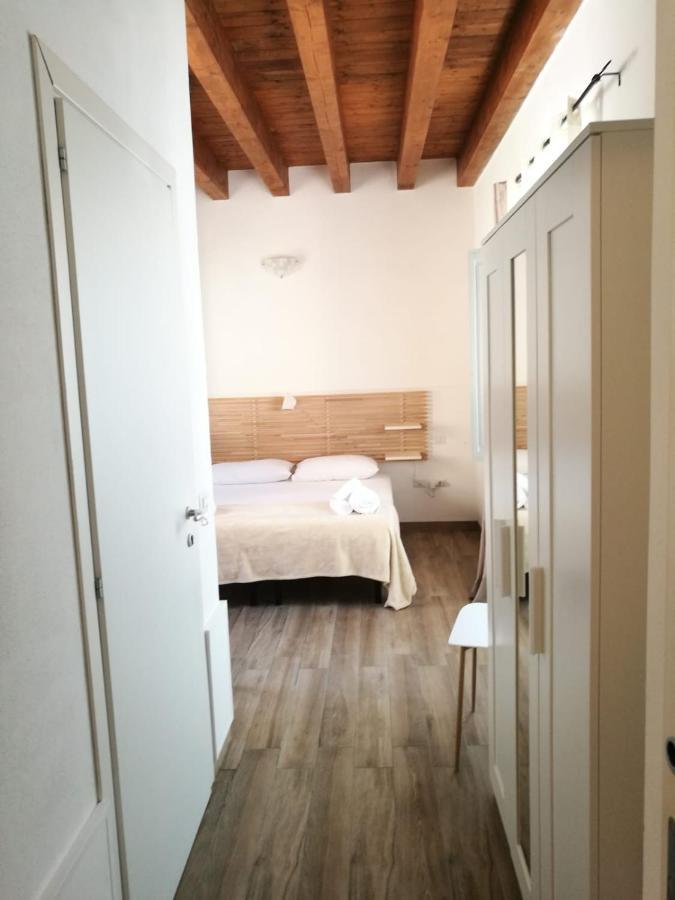 Camera Matrimoniale/Doppia con Letti Singoli con Bagno Privato