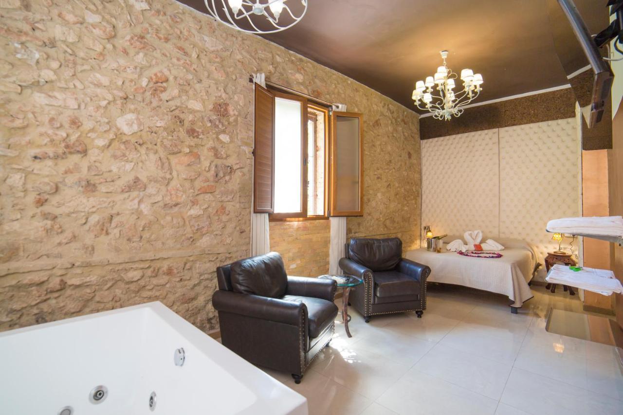 Deluxe Suite Spa Bath