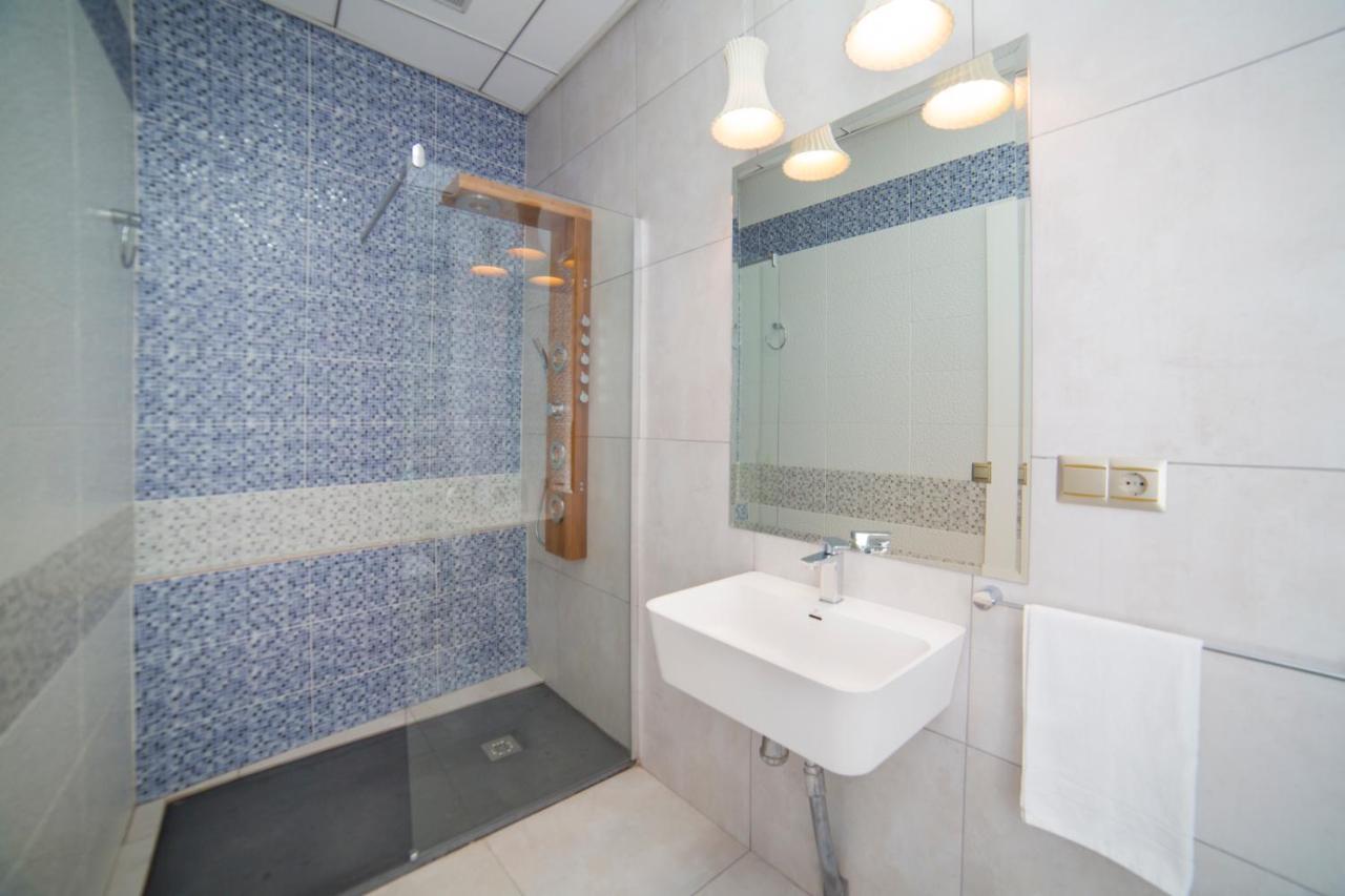Queen Suite Spa Bath