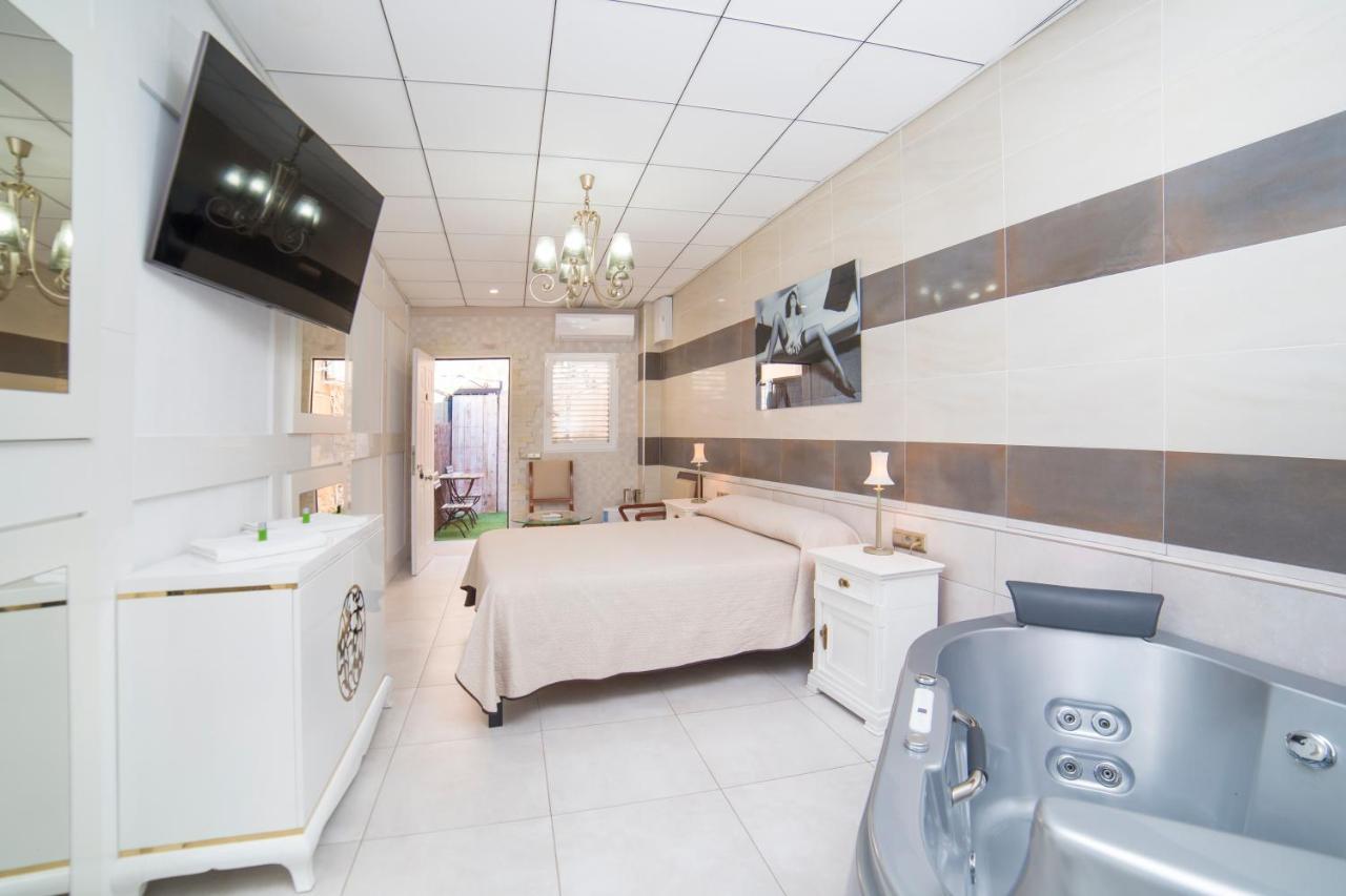 Queen Suite Spa Bath