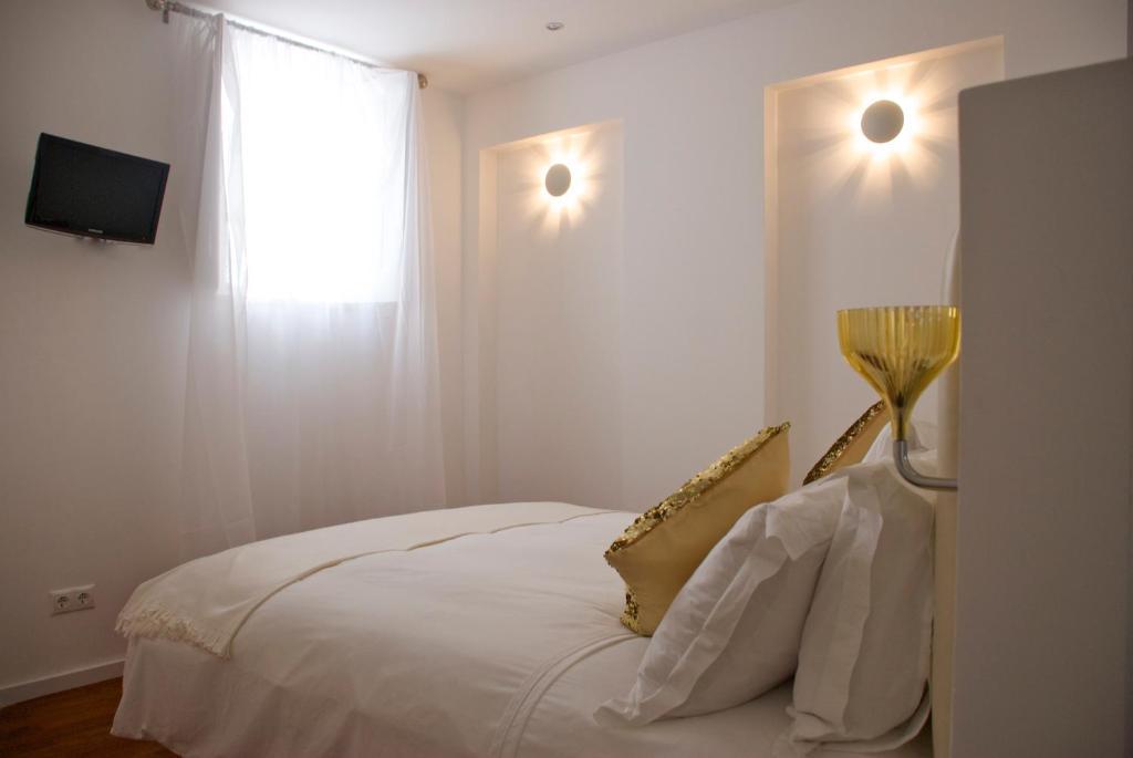 Small Double Room,239022605:JPEG