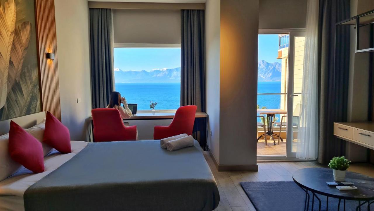 Studio with Sea View,1182839968:JPEG