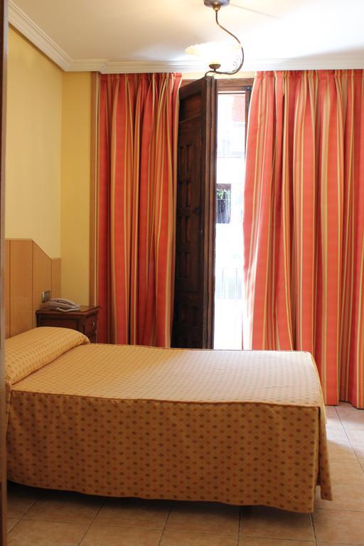 Double Room,912803575:JPEG