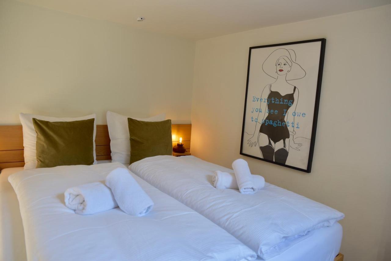 Small Double Room,1198610830:JPEG