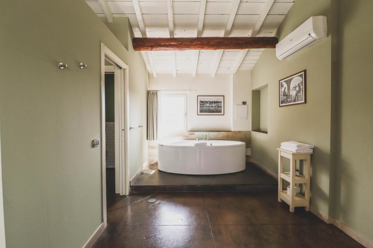 Deluxe King Suite,1739450851:JPEG