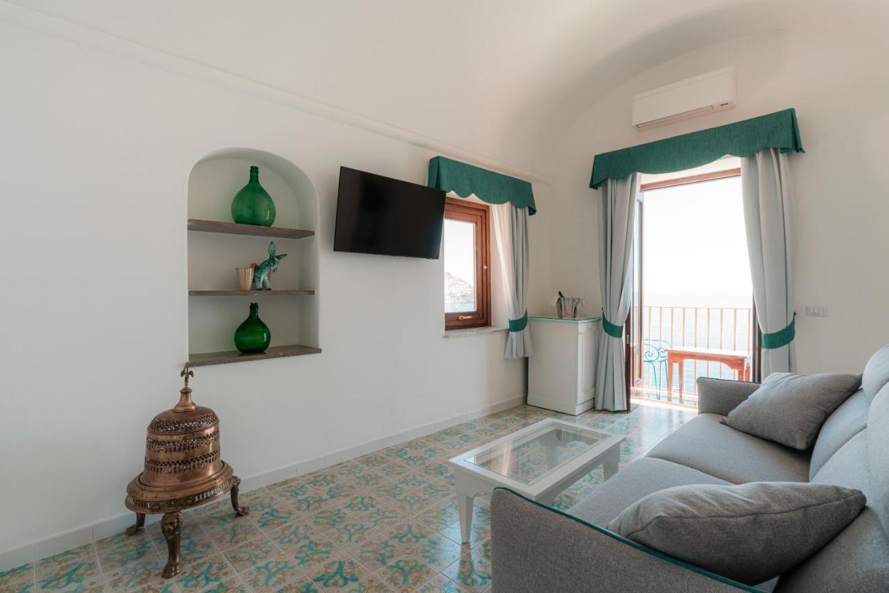 Deluxe Double or Twin Room Sea View