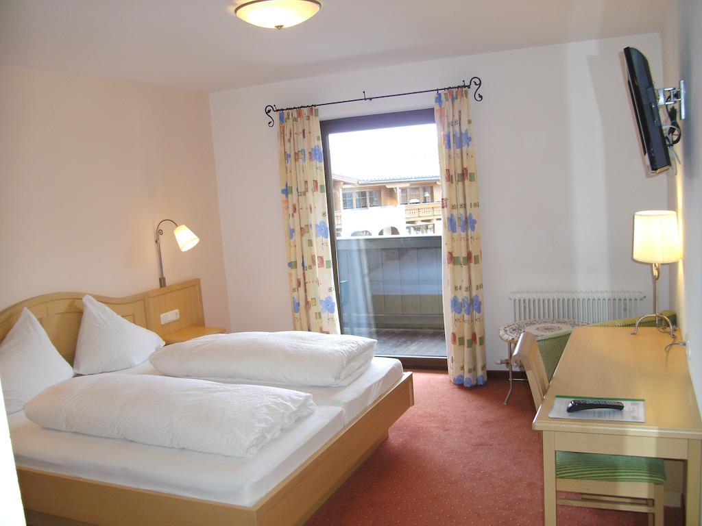 Double Room with Balcony,244000985:JPEG