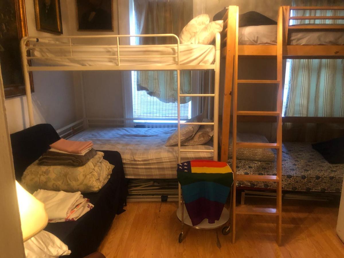 Quarto Quádruplo Económico com Casa de Banho Partilhada