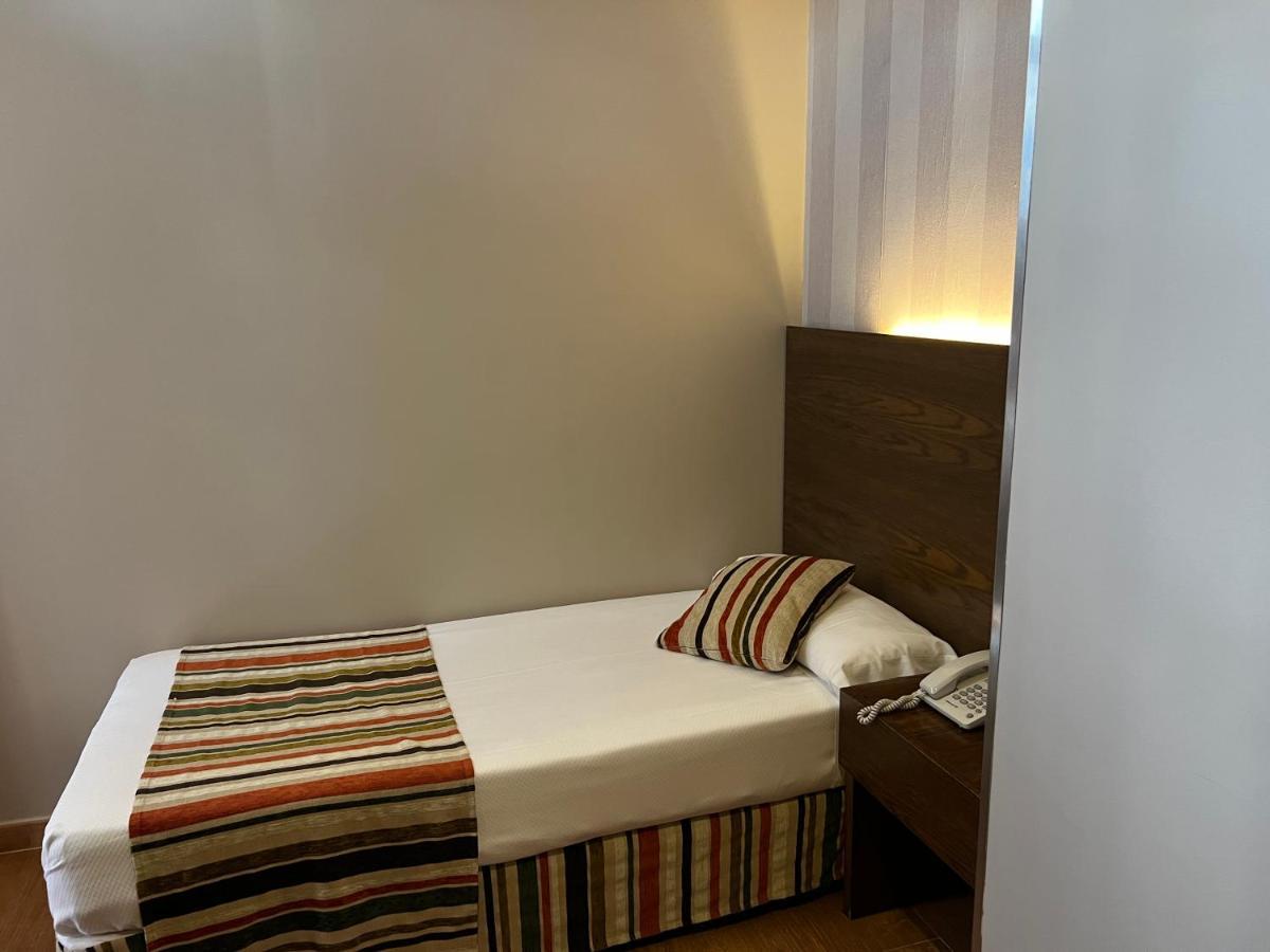 Single Room,1580374283:JPEG