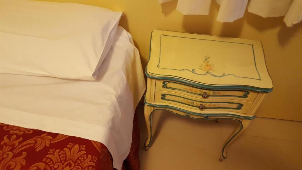 Double Room with Private External Bathroom,1325017273:JPEG