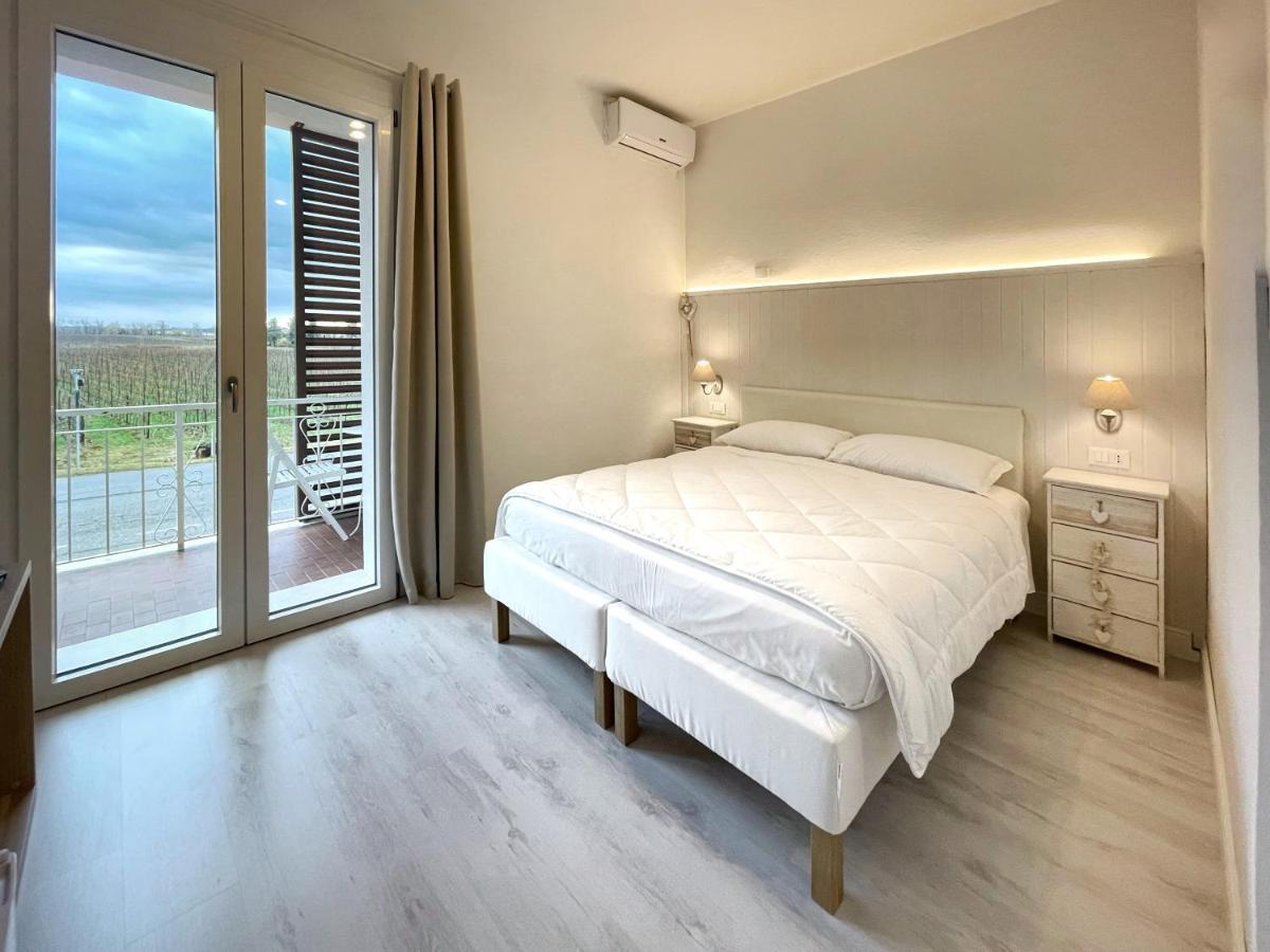 Deluxe Double Room with Balcony,1326109543:JPEG