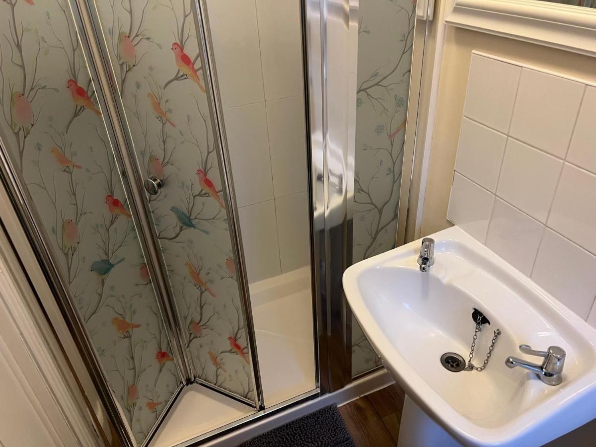 Double Room Private External Bathroom,695458179:JPEG