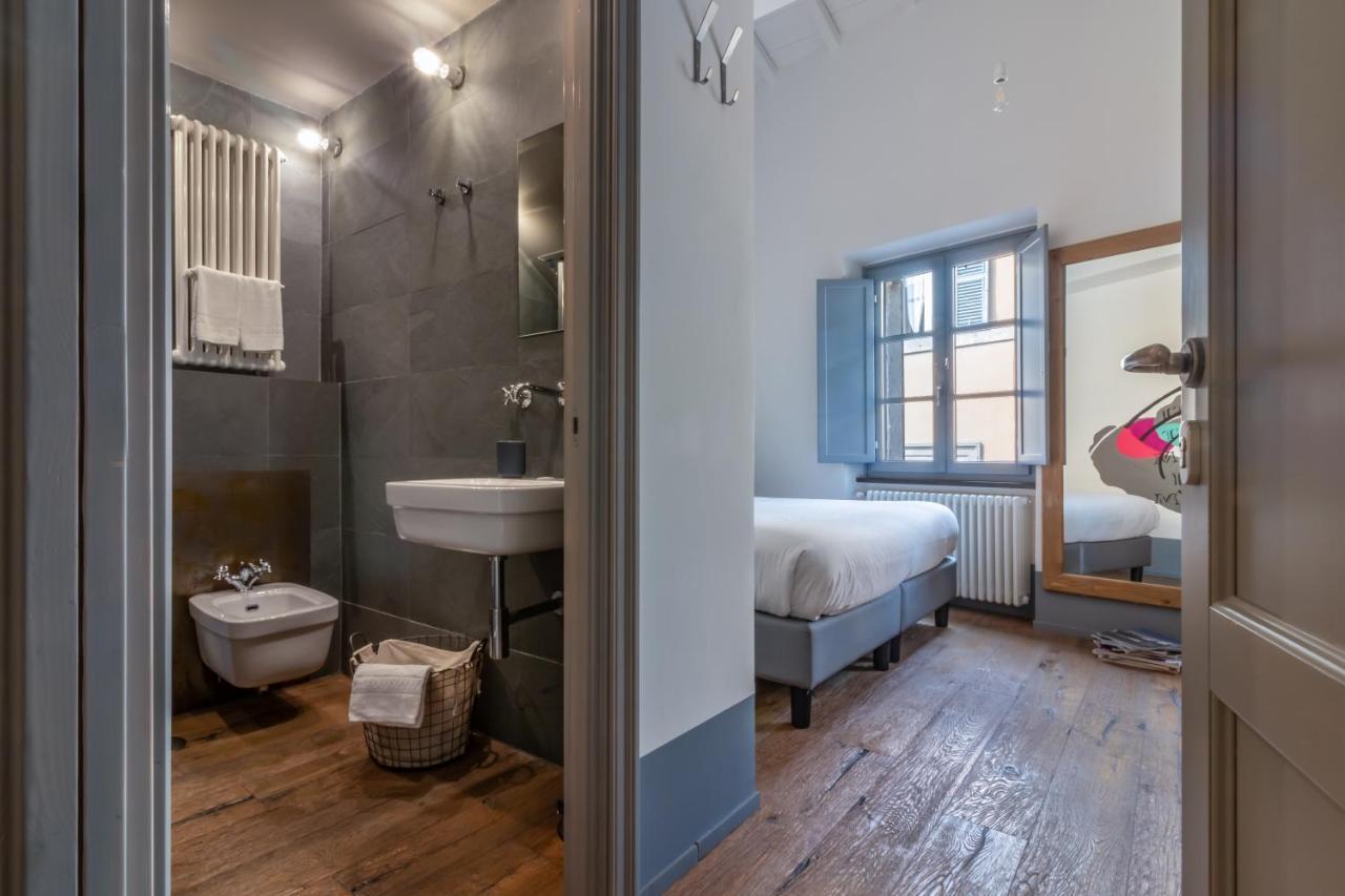 Camera Matrimoniale/Doppia con Letti Singoli con Bagno Privato