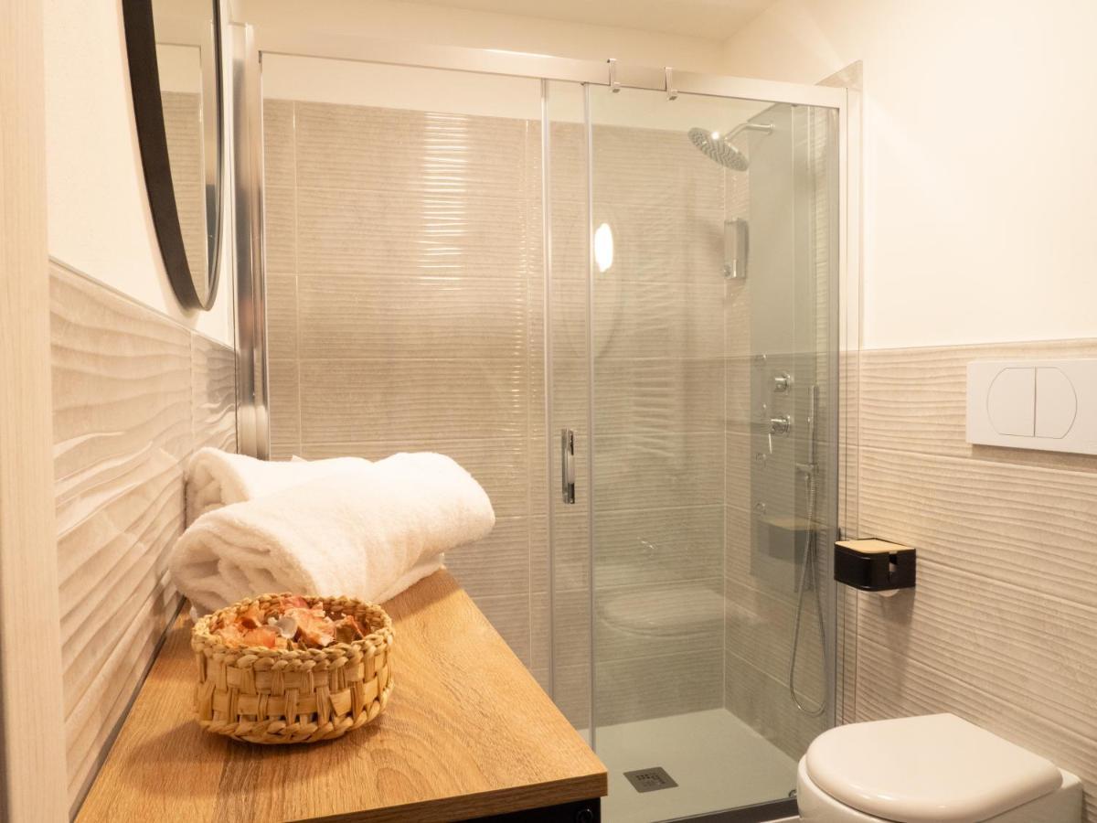 Double Room Private External Bathroom