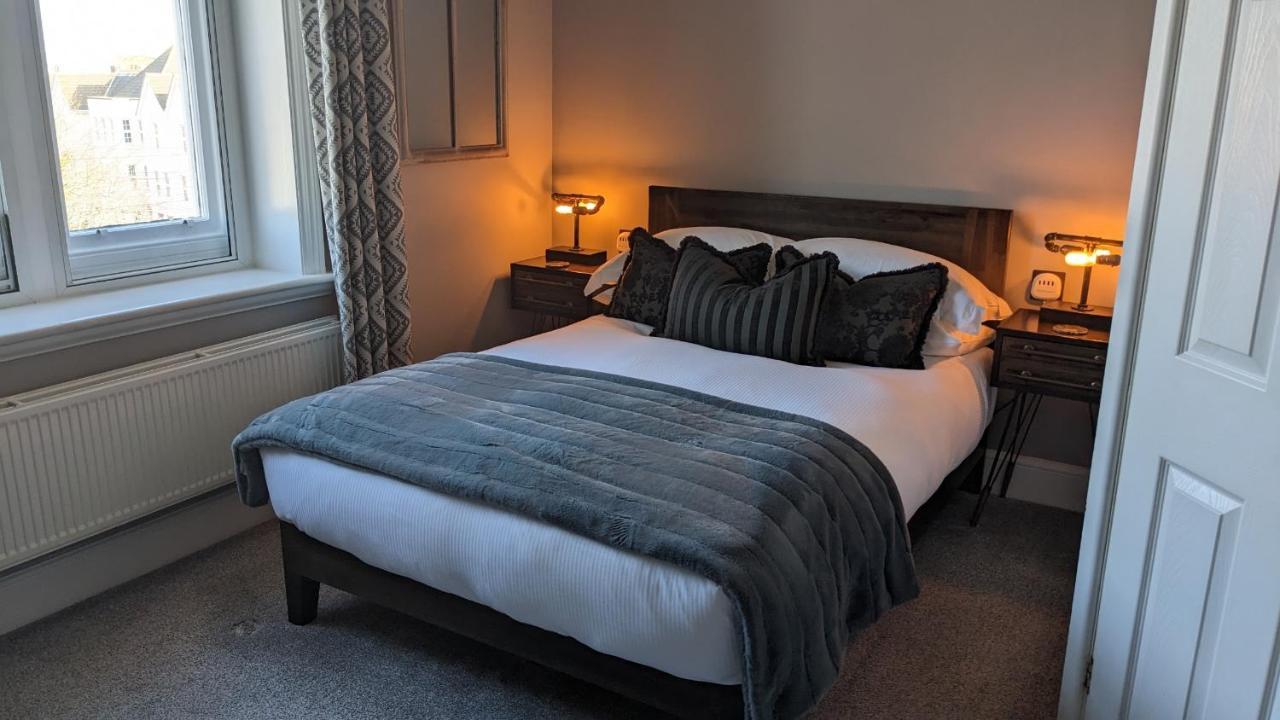 Deluxe Double Room,1589171414:JPEG