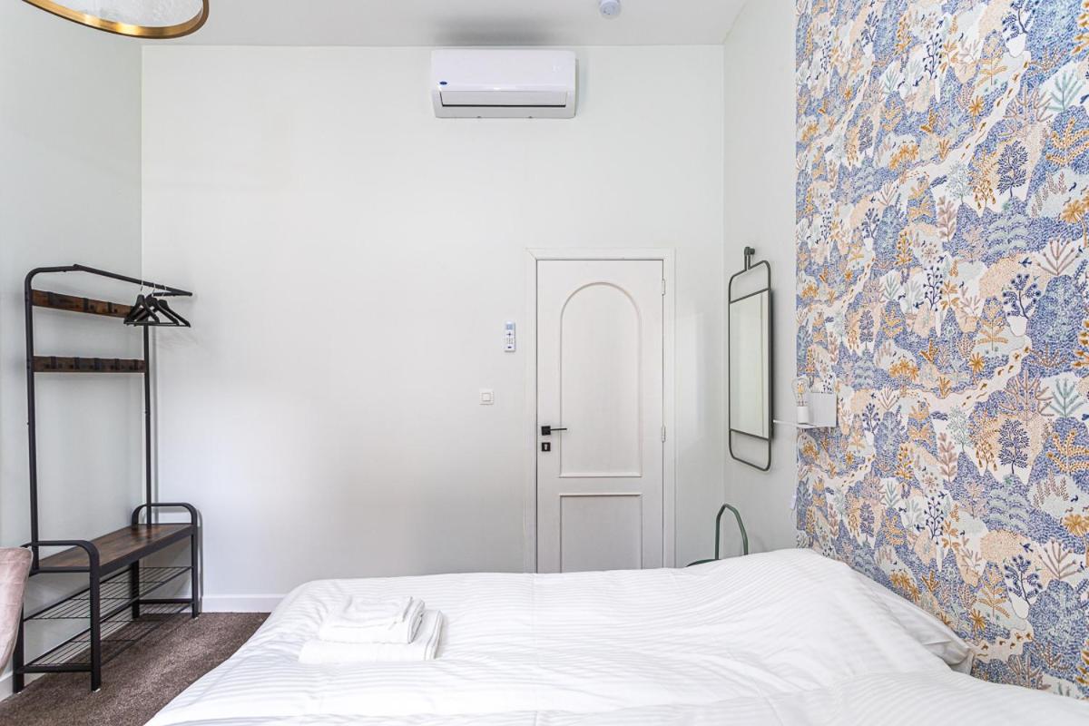 Double Room,1552216921:JPEG