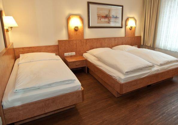 Triple Room,52438232:JPEG