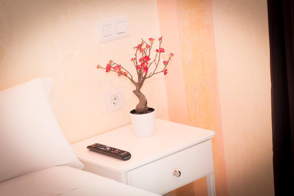 Standard Queen Room,140104506:JPEG