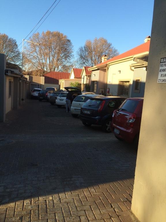 Family Room,143155071:JPEG