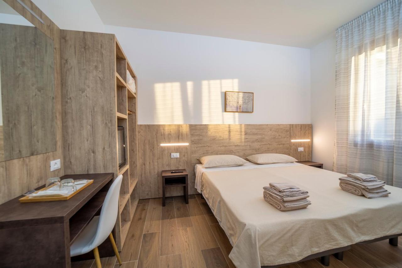 Double or Twin Room Private Bathroom