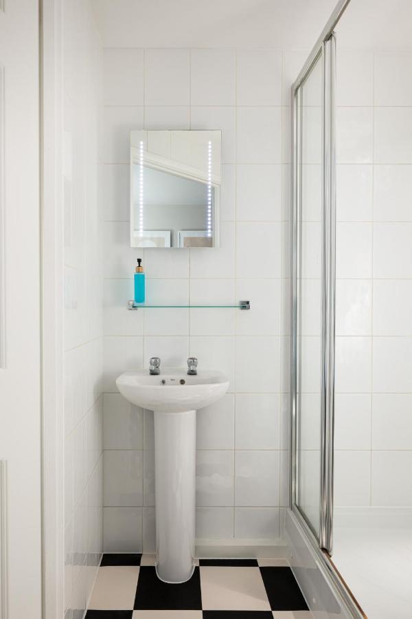 Single Room En Suite Courtyard
