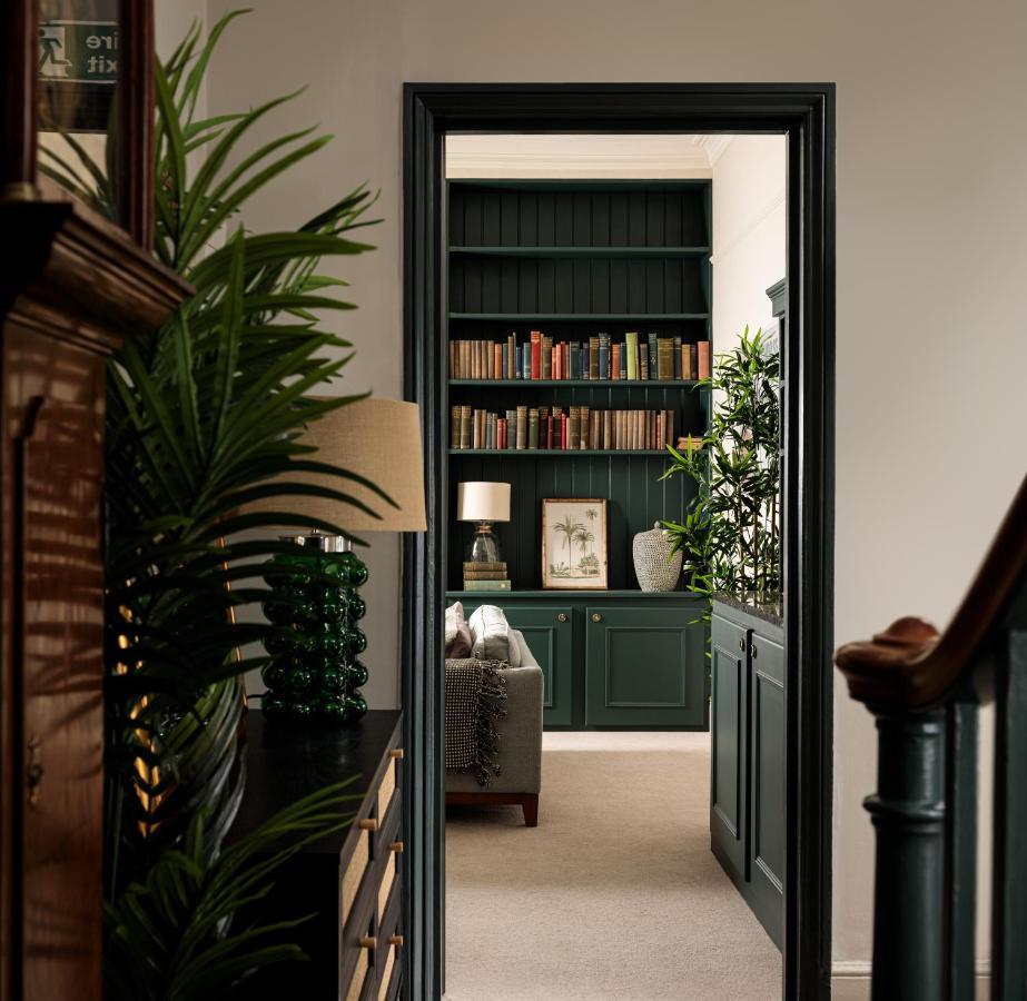 Single Room Private External Shower Room