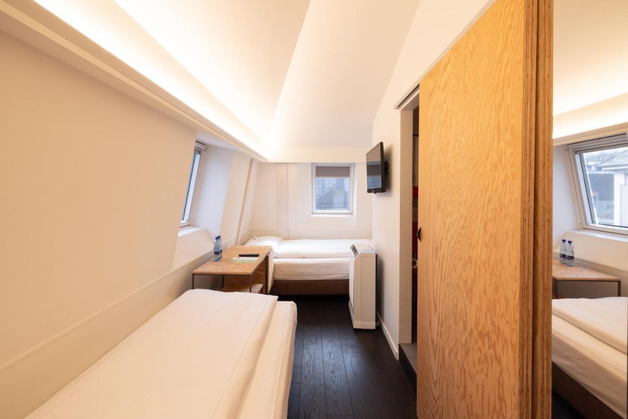 Twin Room,1498783591:JPEG