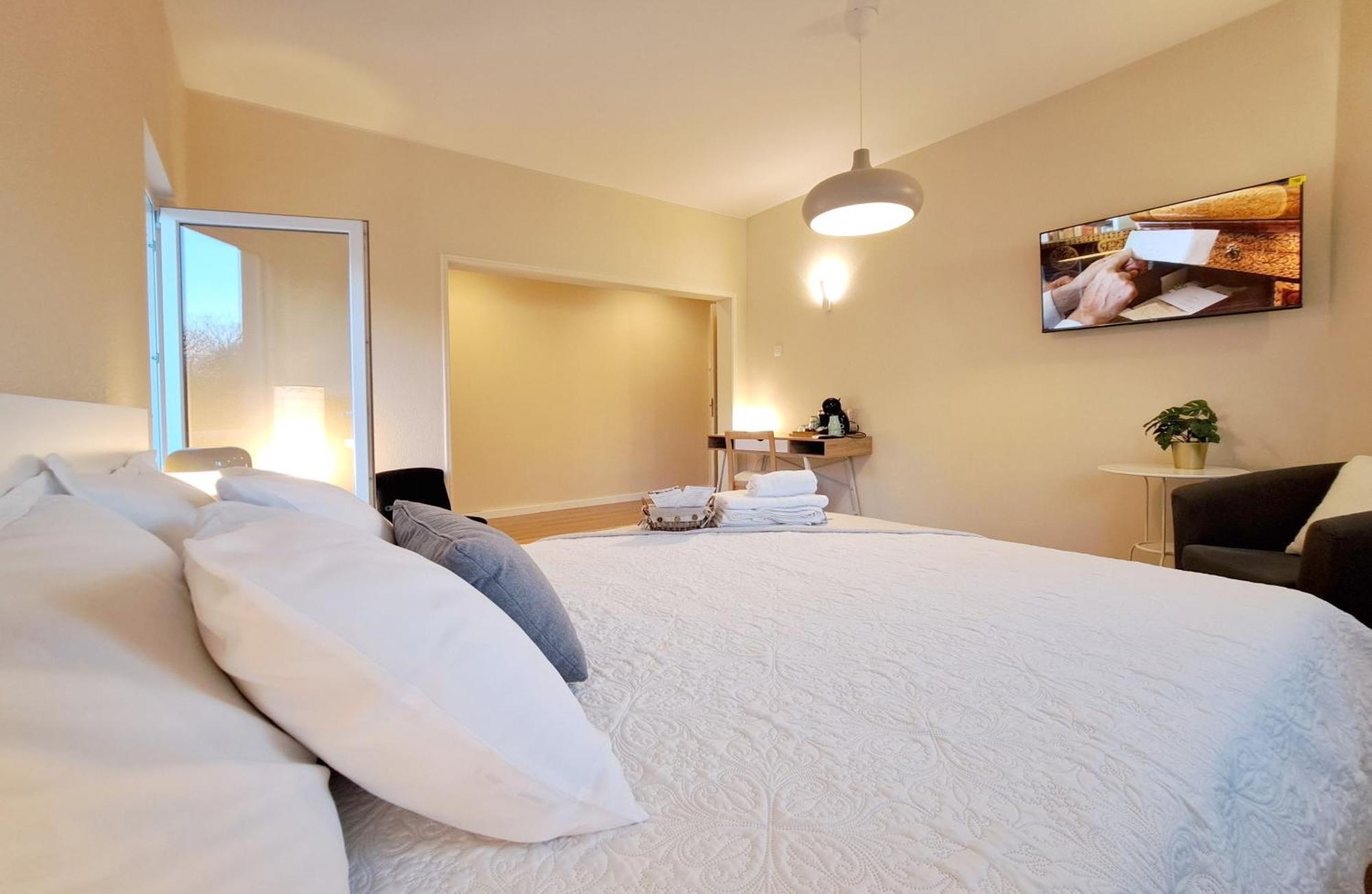 Deluxe Queen Room