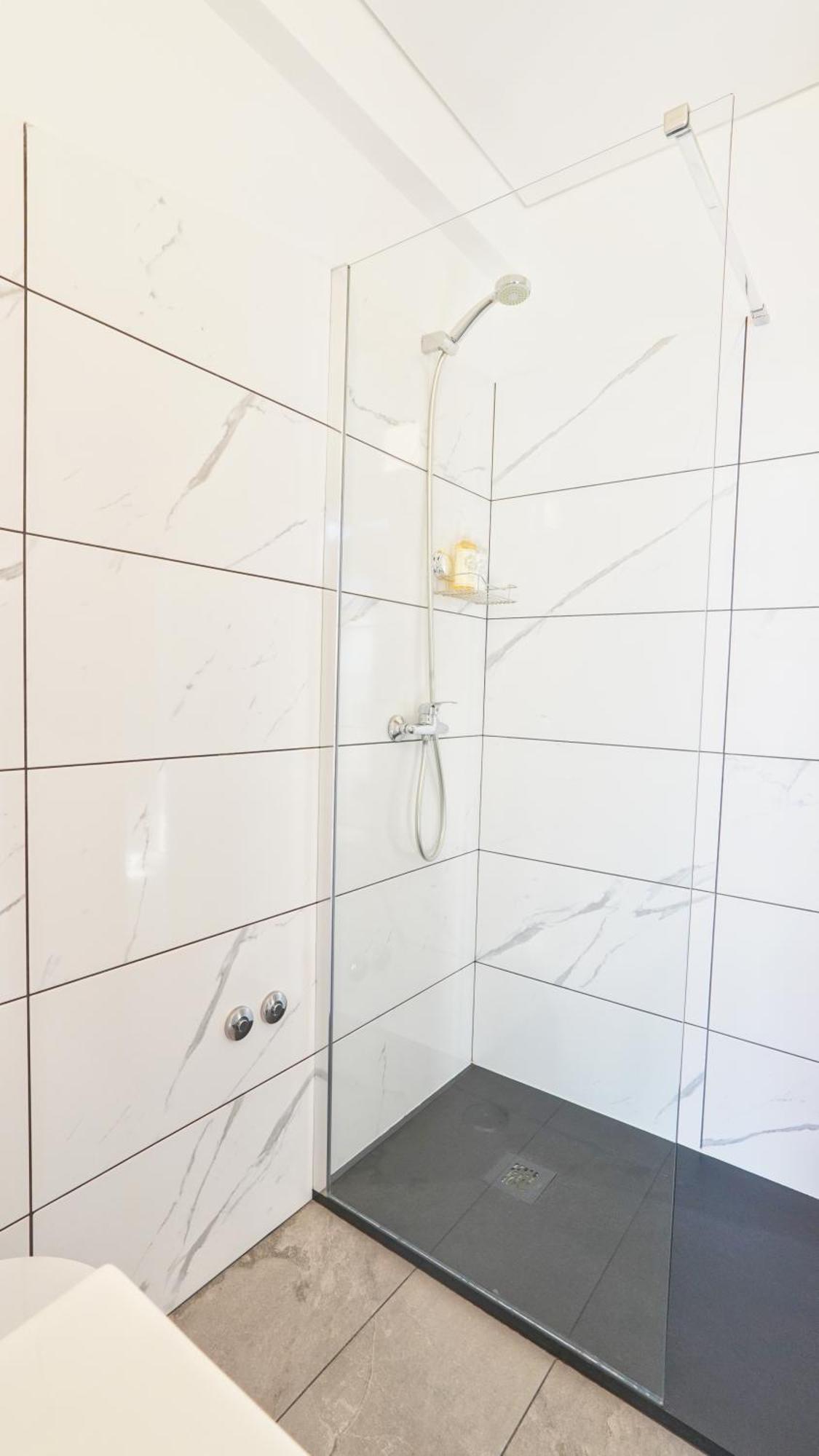 Double Room with Balcony and Sea View,1499812087:JPEG