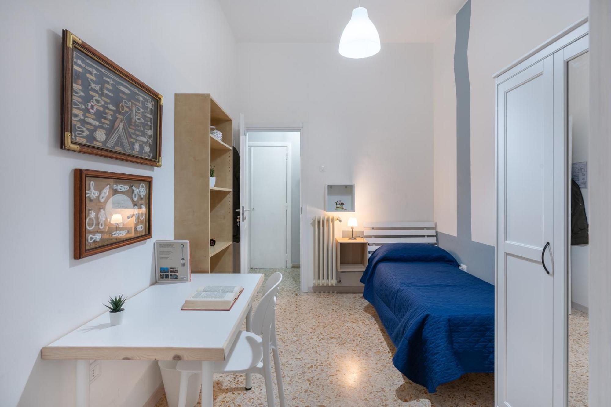 Camera Singola con Bagno in Comune