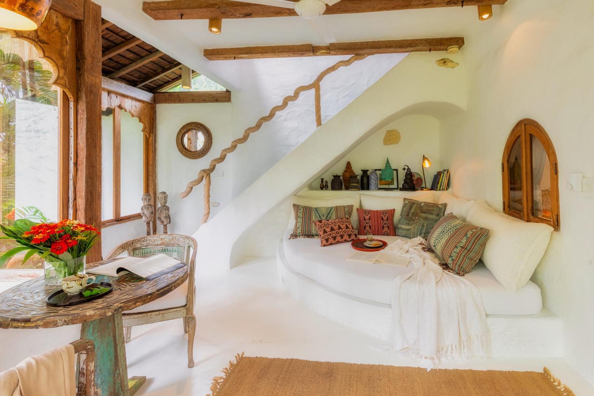 Deluxe King Skyview Down Bathtub