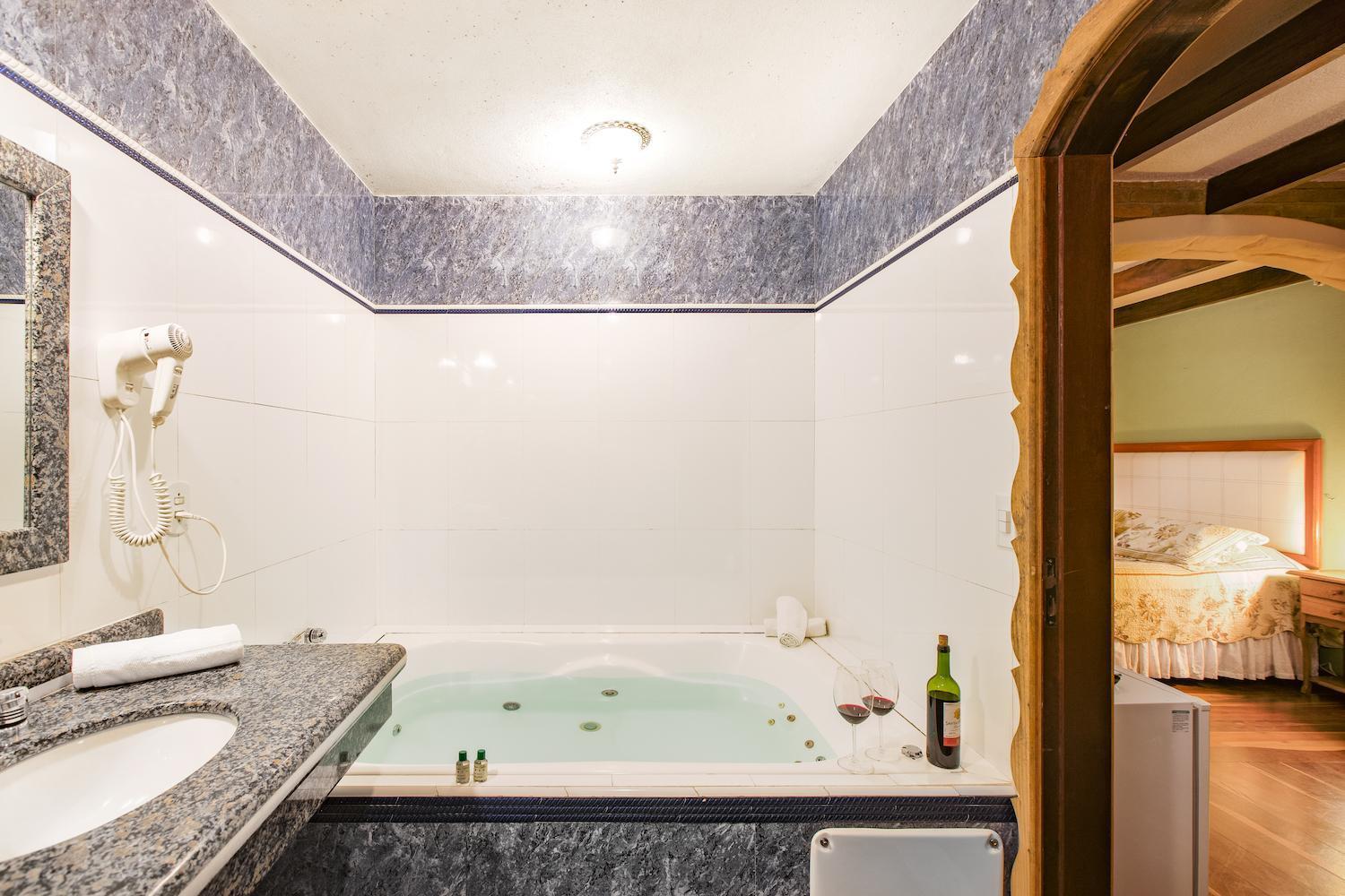 Superior Chalet Spa Bath II