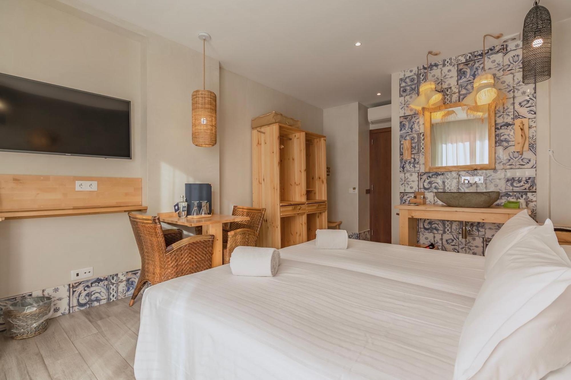 Standard Double or Twin Room - Guesthouse,1536934705:JPEG