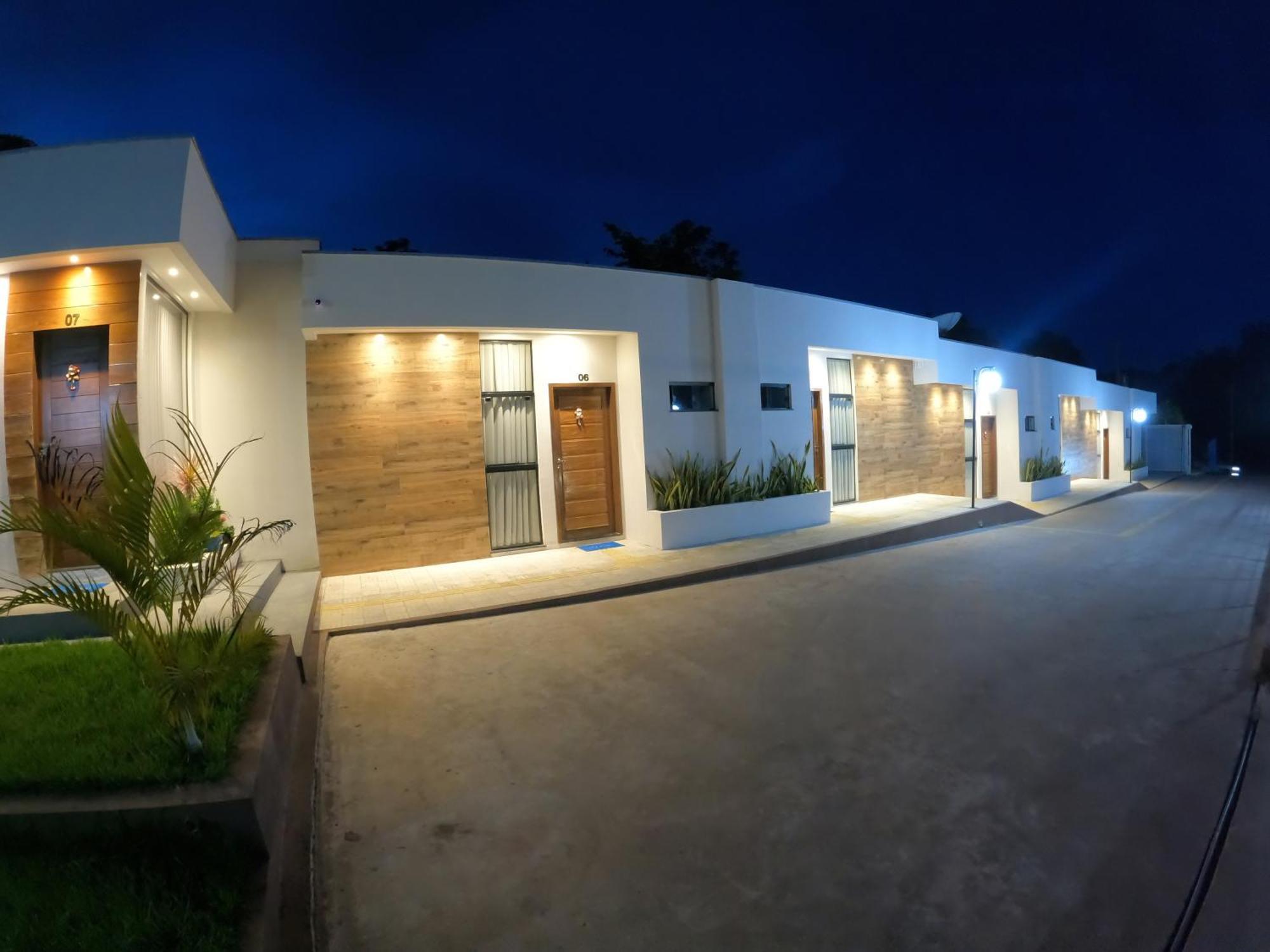 Suite Pool View