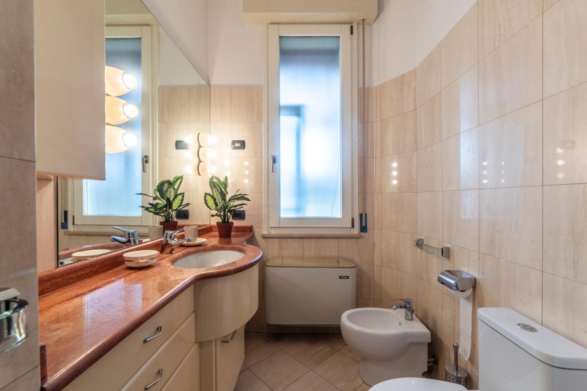 Double or Twin Room External Bathroom