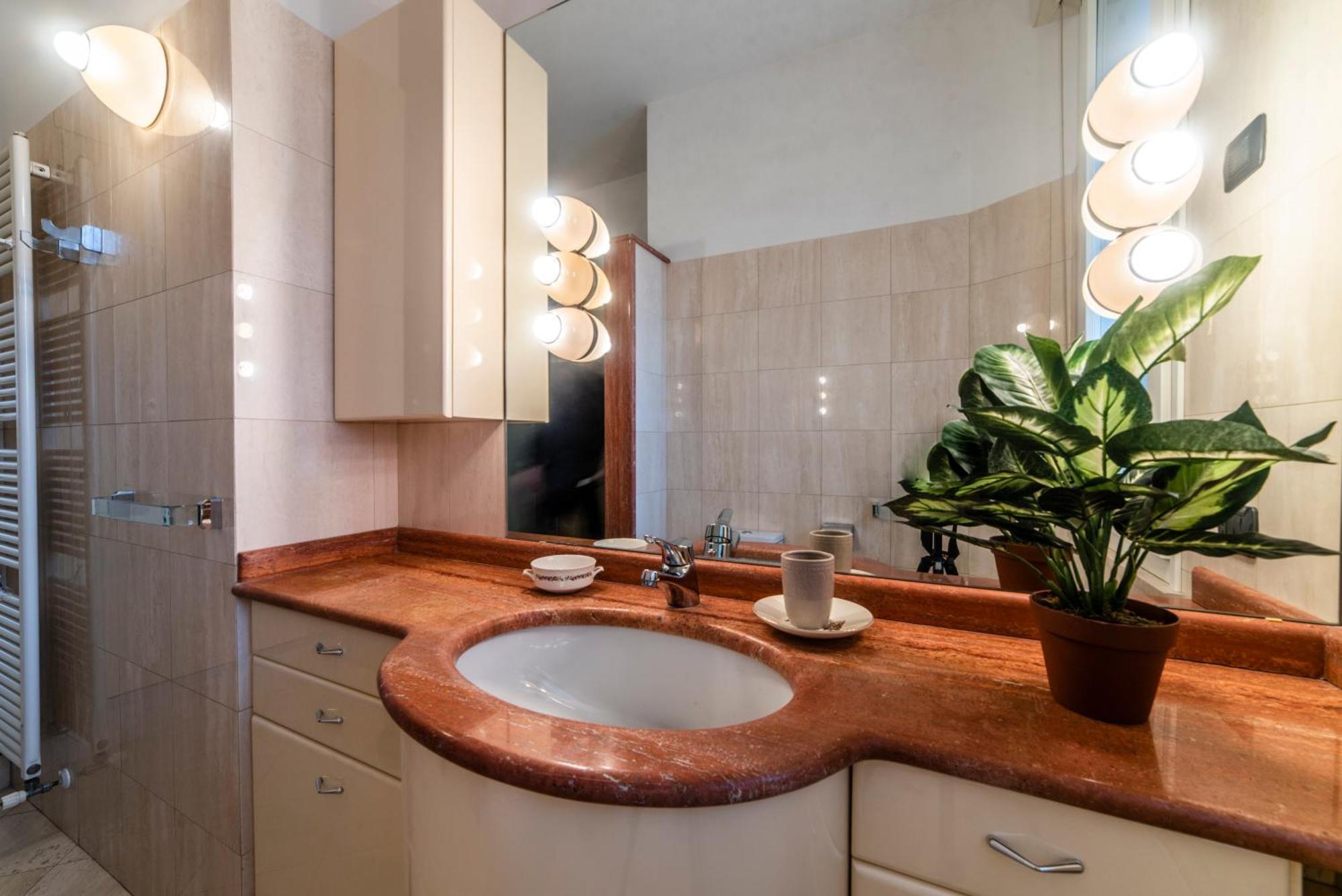 Double or Twin Room External Bathroom